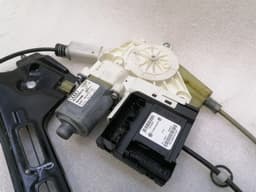 AUDI Audi R8 Type 42 V10 5.2 Spyder Right Door Winder 420837462 Window Regulator Right — thumbnail 4