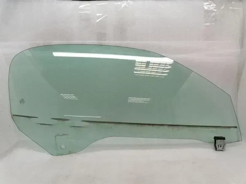 AUDI Audi R8 Type 42 V10 Spyder Right Front Door Glass 420845202A Front Door Glass Re