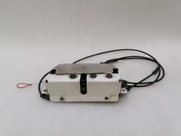 AUDI Audi R8 Type 42 V10 5.2 Spyder boot lock 4E0823509E tailgate lock — thumbnail 2