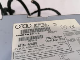 AUDI Audi R8 Type 42 V10 5.2 Spyder Navigation Monitor 424035192G RHD Display — thumbnail 4