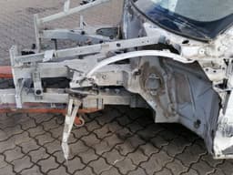 AUDI Audi R8 Type 42 V10 5.2 Spyder Front End Clip 420805011H Lock Carrier Front Mask — thumbnail 4