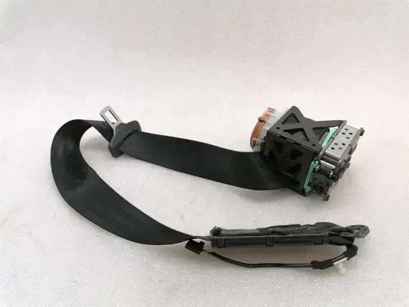 AUDI AUDI R8 TYPE 42 V10 5.2 SPYDER RIGHT SEATBELT 427857706F FRONT SEATBELT R