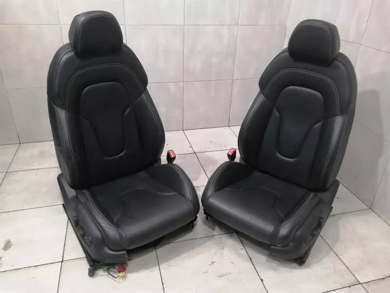 AUDI AUDI R8 TYPE 42 V10 5.2 SPYDER SEAT SET OF 2 RHD RIGHT HAND DRIVE