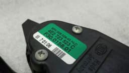 AUDI Audi S8 D3 A8 RHD gas pedal (electrical) 4E2723523C right hand drive — thumbnail 9