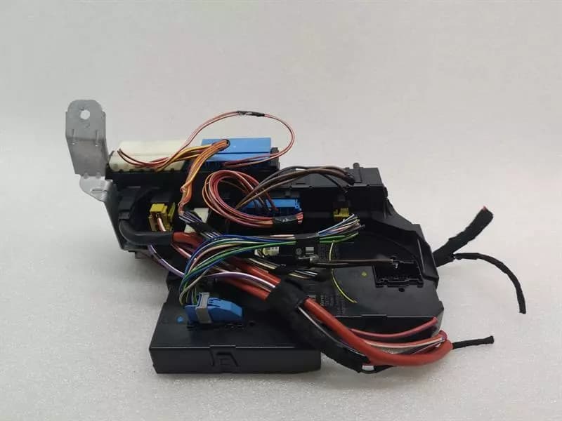 MERCEDES-BENZ Mercedes C Class W204 Rear Fuse Box A2049005003 Rear Fuse Box
