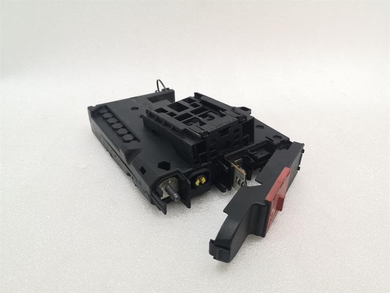 MERCEDES-BENZ Mercedes C Class W204 Fuse Box A2075400740 Fuse Box