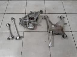 ASTON MARTIN Aston Martin DBS AM7 18-24 Left Rear Hub HY53-2C029-AA Rear Wheel Bearing Housing — thumbnail 2