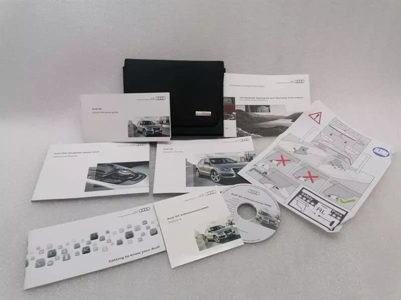 AUDI Audi Q5 Manual Service Booklet Car Maintenance Manual