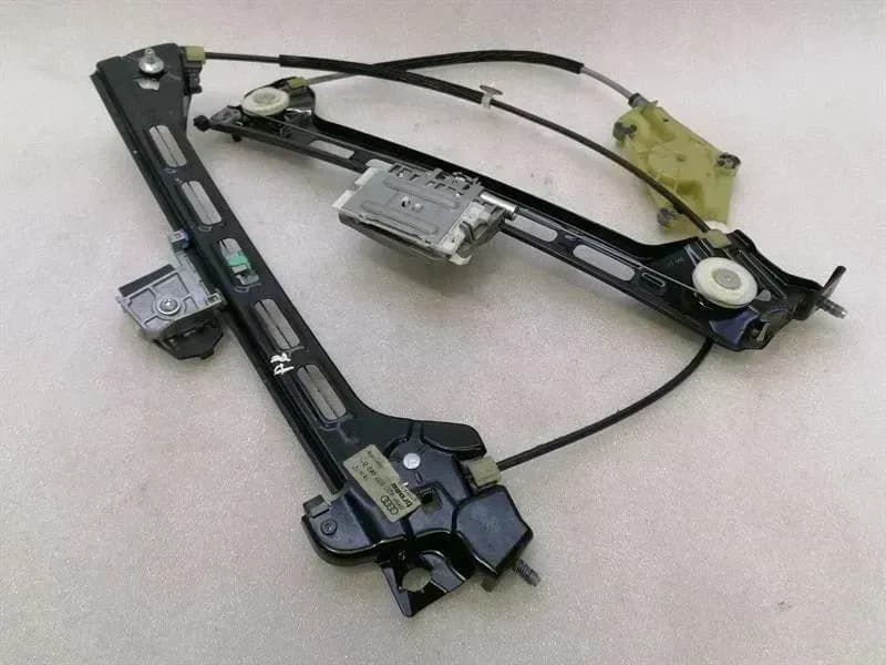 AUDI Audi R8 Type Spyder Right Front Door Winder 420837462B Window Regulator Front Right