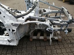 AUDI Audi R8 Type 42 V10 5.2 Spyder Front End Clip 420805011M Lock Beam Front Mask — thumbnail 6