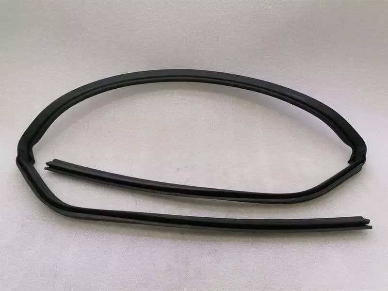 AUDI Audi R8 Type 42 V10 5.2 Spyder Door Seal 427831708A Door Seals RIGHT