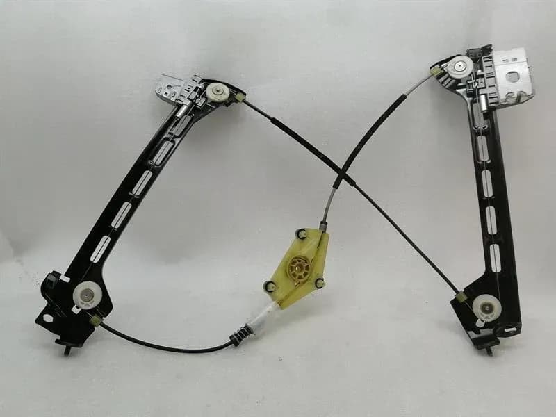 AUDI Audi R8 Spyder Left Front Door Winder 420837461B Window Regulator Front Left