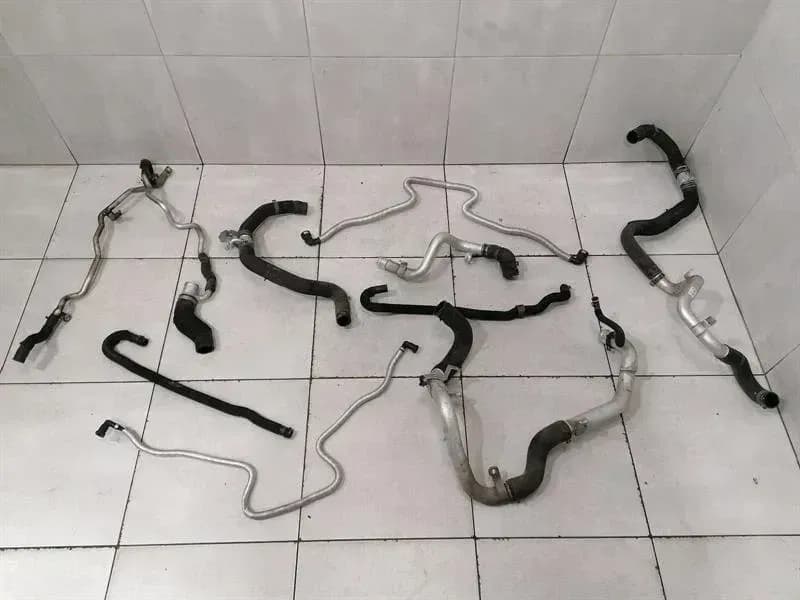 AUDI AUDI R8 TYPE 42 V10 5.2 COOLING PIPE 420121046C COOLANT HOSE HOSE KIT