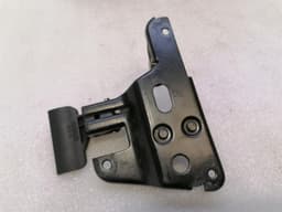 AUDI Audi R8 Type 42 V10 5.2 Spyder Bonnet Lock 4F0823480 Hood Lock — thumbnail 5