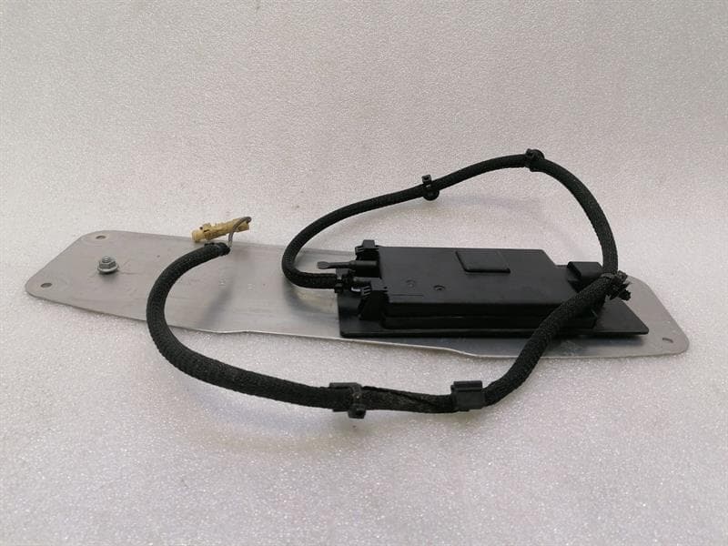 AUDI Audi R8 Type 42 V10 5.2 Spyder Aerial / Antenna 427035503 Antenna GSM