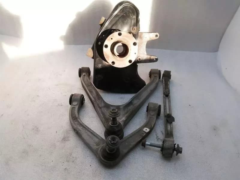 Audi R8 42 V10 5.2 SPYDER Left Rear Hub 420505433F Wheel Bearing Housing Rear Left