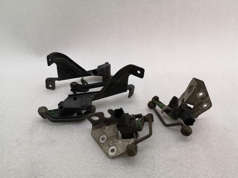 AUDI Audi R8 Type 42 V10 5.2 SPYDER Sensor 420941273F LEVEL SET OF 3
