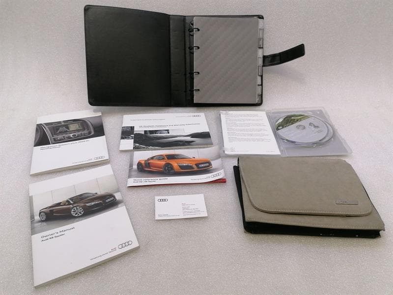 AUDI Audi R8 Type 42 V10 5.2 Spyder Service Booklet / Maintenance Manual