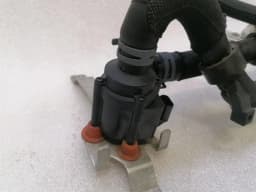 LAMBORGHINI Lamborghini Huracan additional cooling pump 06H121601N coolant pump pump — thumbnail 3