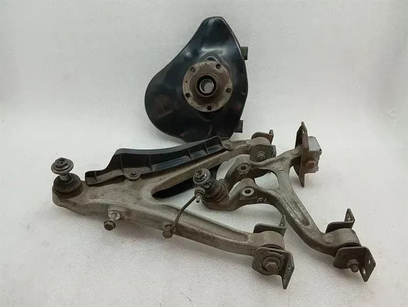 AUDI Audi R8 Type 42 V10 5.2 Left Front Hub 420407245F Wheel Bearing Housing Front Left