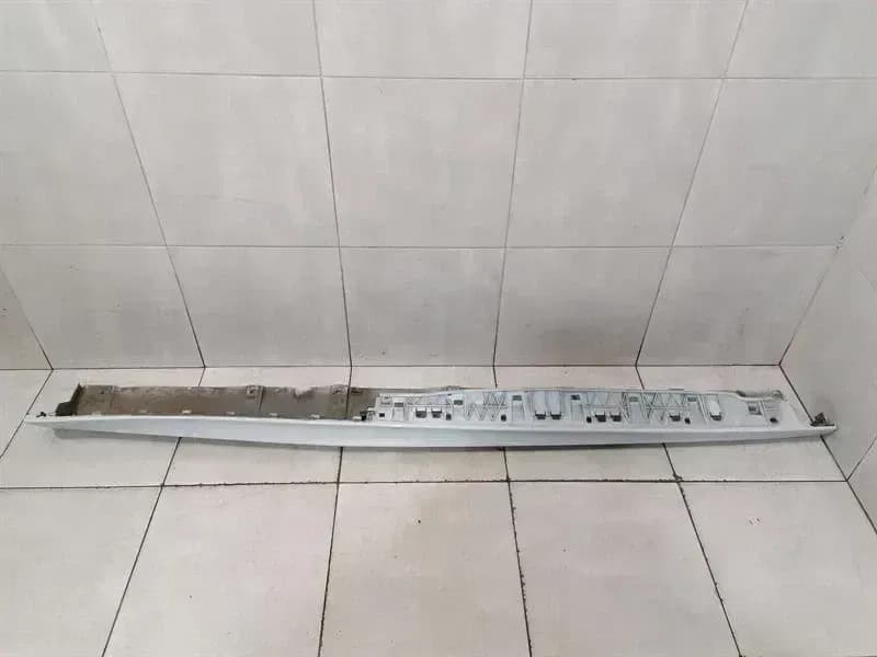 AUDI Audi R8 Type 42 V10 5.2 Spyder side skirt 420853856B right side skirts