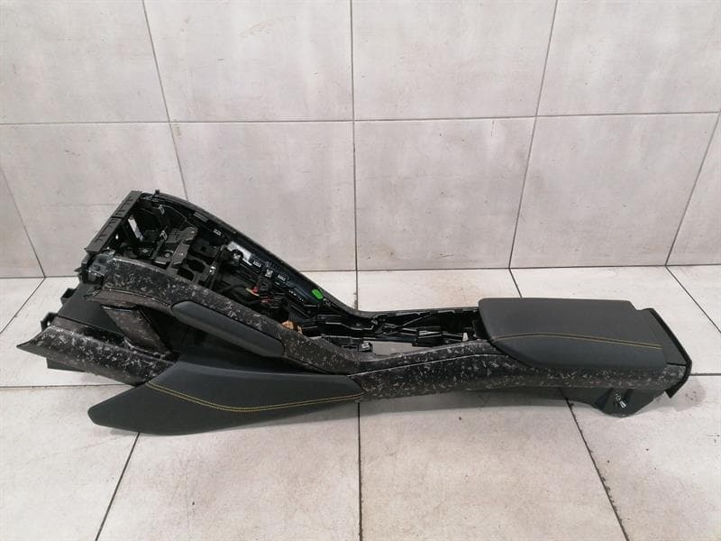 Lamborghini Huracan LP 610-4 Coupe Console 4T0863240F Center Console