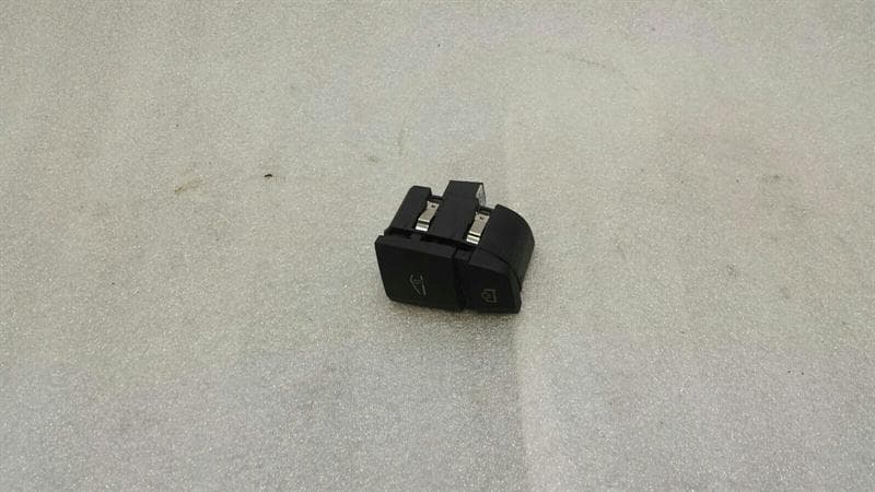 AUDI Audi RS6 4F RHD Monitor Switch 4L2927227 Right Hand Drive