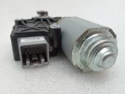 LAND ROVER LAND ROVER Range Rover Sport L494 Sun Roof Engine JPLA-53508-BA Sunroof Motor — thumbnail 2