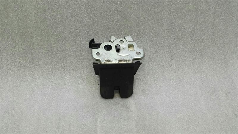 AUDI Audi RS6 4F boot lock 8P4827505C tailgate lock