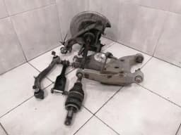 LAND ROVER Range Rover Sport L494 Right Rear Hub LR043593 Wheel Bearing Housing Rear Re Set — thumbnail 1