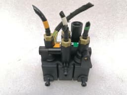 LAND ROVER Land Rover Range Rover Sport L494 Air suspension valve CPLA-5B710-BC valve block — thumbnail 3