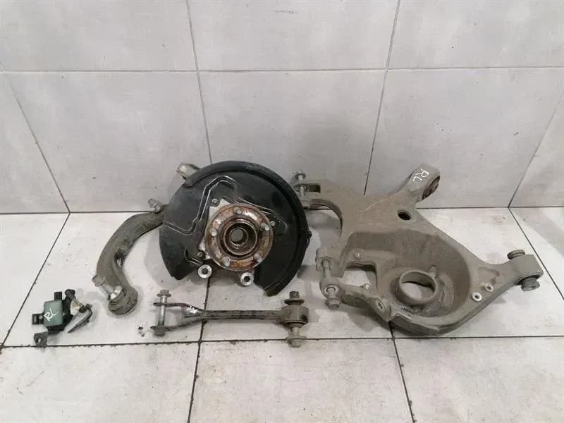 FORD Ford Mustang MK6 S550 Left Rear Hub FR3Z-5B759-J Wheel Bearing Housing Rear Left