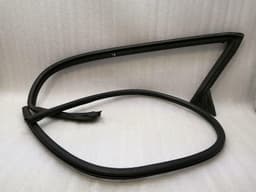 FORD Ford Mustang Mk6 S550 Left Door Seal FR3B-6320708 Left Door Seals — thumbnail 1