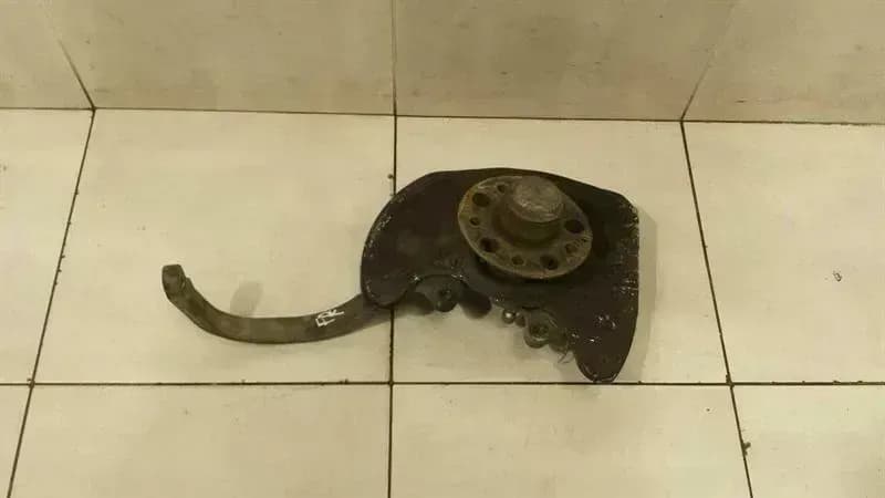 Mercedes SL R230 W211 right front hub A2113303820 wheel bearing housing front right