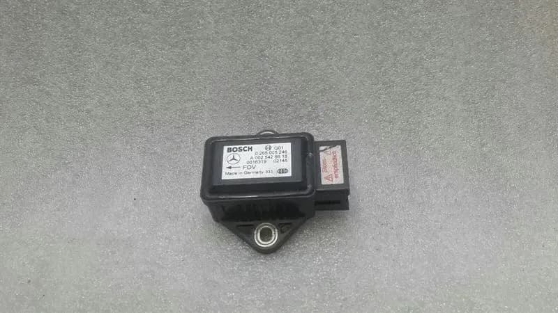 Mercedes SL R230 YAW RATE sensor A0025426618 rotary rate sensor.