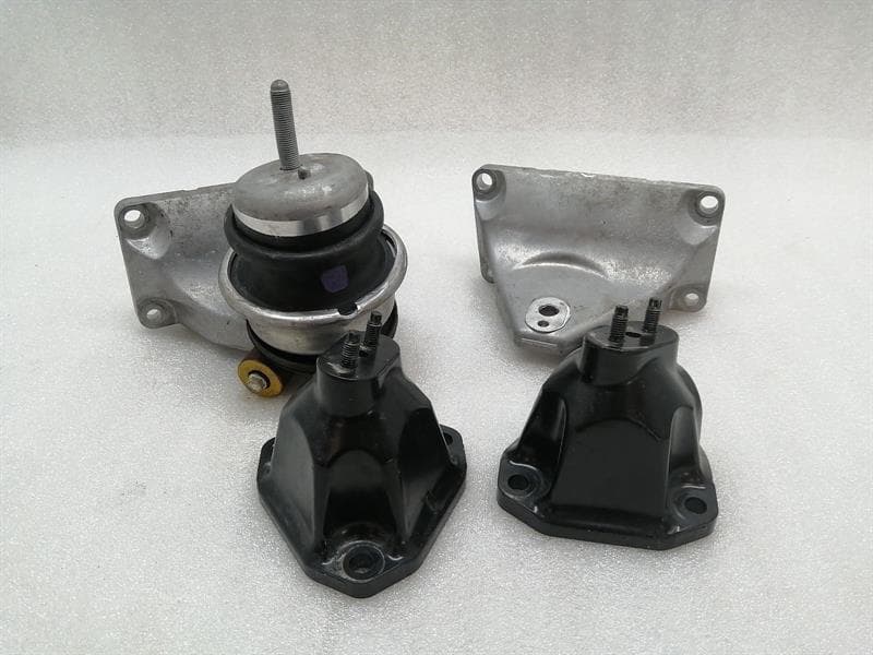 LEXUS LEXUS RC F TRACK XC10 Engine Mount 12361-38230 Engine Holder