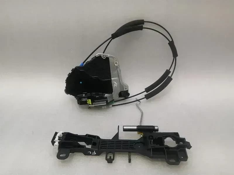 LEXUS XUS RC F TRACK XC10 door lock 69030-60250 door lock