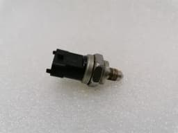 PORSCHE Porsche Panamera 970 Sensor 94860623001 Fuel Distributor Pressure Sensor 4.8 — thumbnail 1