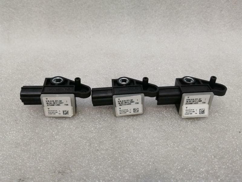 Porsche Panamera 970 crash sensor set of 3 97061822102 impact sensor SRS set