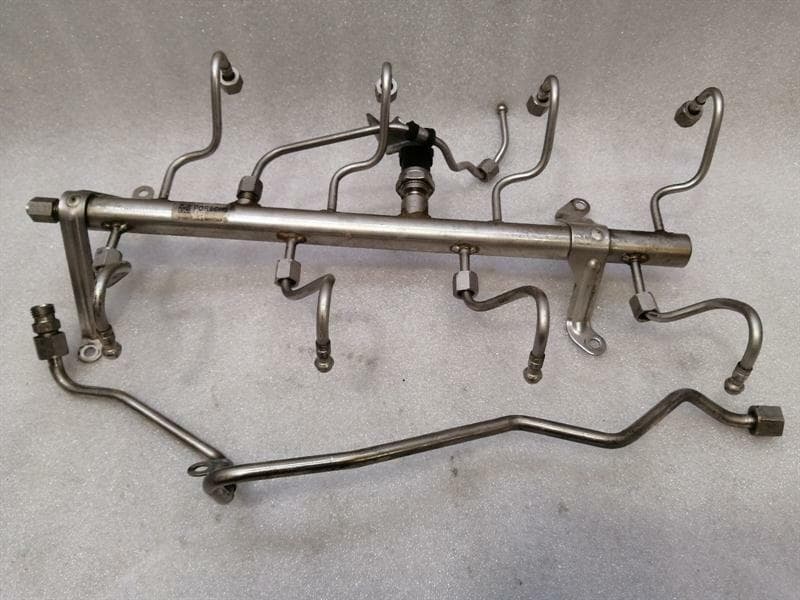 PORSCHE Porsche Panamera 970 Fuel Injection Moulding Pipe Manifold 94811011506 Fuel Rail 4.8 V8