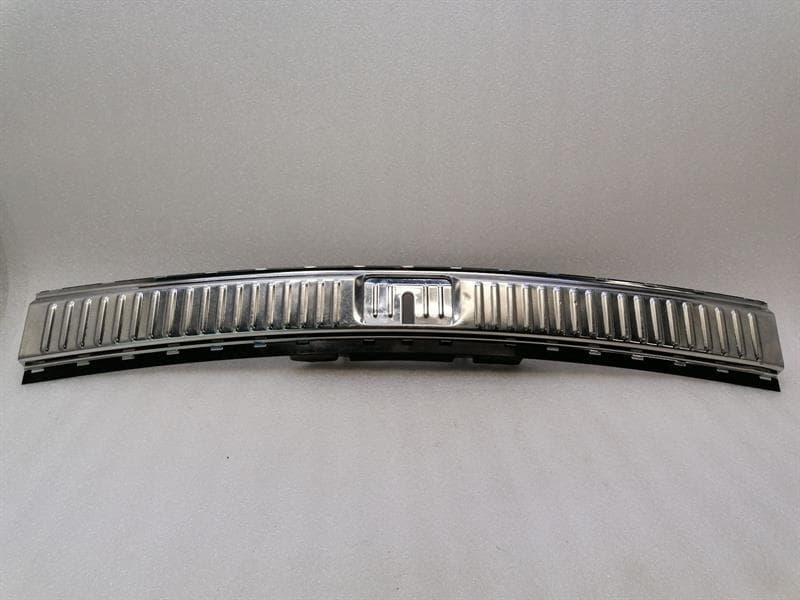 Porsche Cayenne 958 92a Luggage Cover 7P5863909 Trunk Bezel