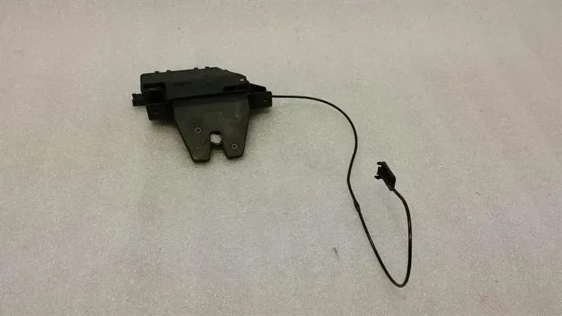 BMW 1 Series E87 Boot Lock 8196401 Tailgate Lock