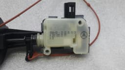MERCEDES-BENZ Mercedes ML W164 W211 W219 Fuel Cap Actuator A2518200197 Fuel Flap Actuator. — thumbnail 2