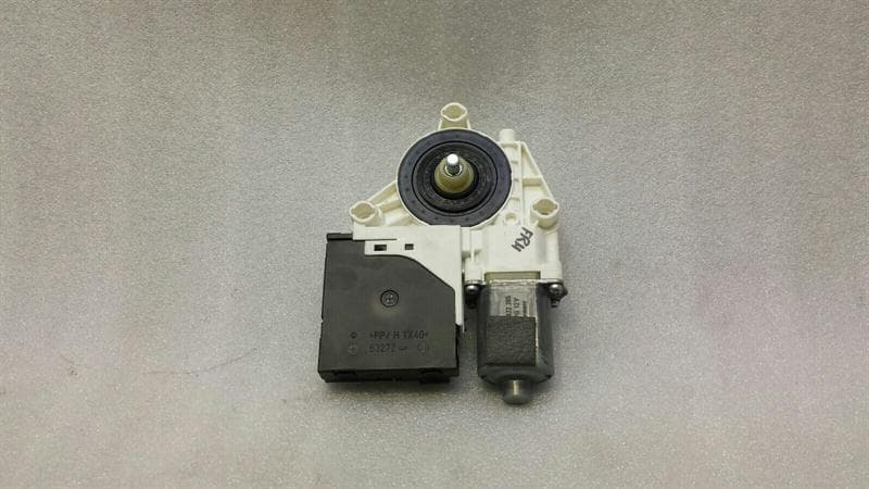 AUDI Audi S3 8P front right window motor 8P0959802N window regulator motor front right
