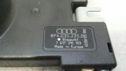 AUDI Audi S3 8P Aerial / Antenna 8P4035225D Antenna Amplifier — thumbnail 3