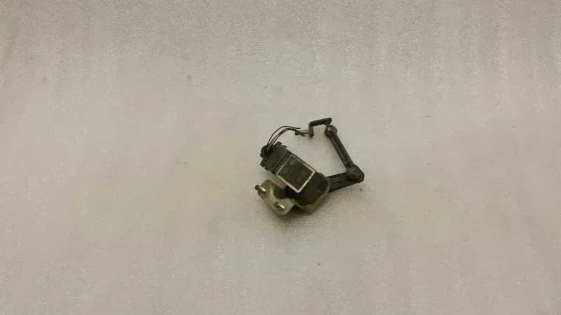 Mercedes E Class W211 suspension level sensor A0105427717 level controller