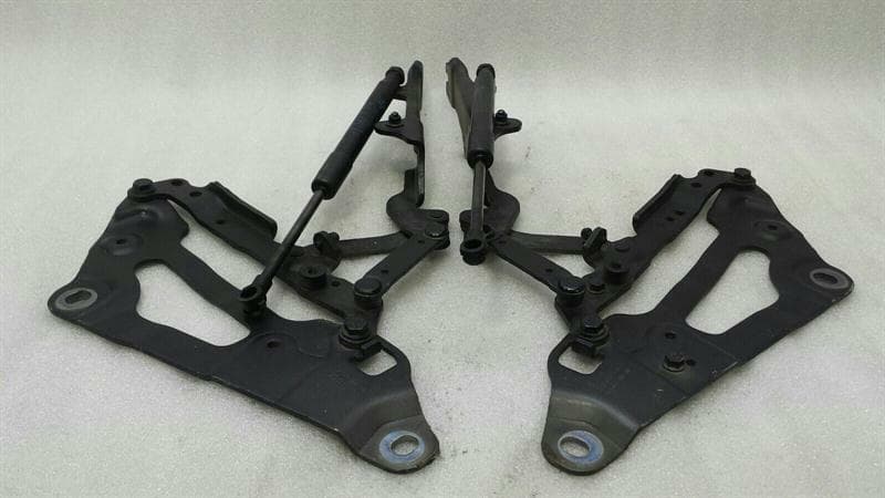 BMW BMW 5 Series F07 GT Bonnet Hinge Set 7046324 Hood Hinge Set L+R