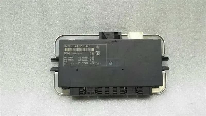 BMW 5 Series F07 GT Footwell Module 9225711 Interior Control Unit