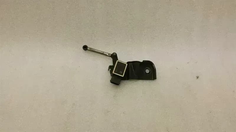 Mercedes S-Class W221 Front Right Xenon Level Sensor A0105427717 Level Sensor