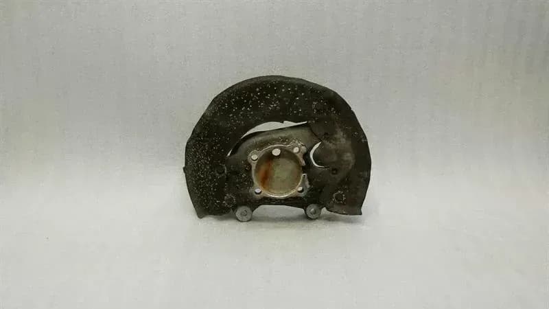 BMW BMW 6 Series E63 right front hub 6762018 wheel bearing housing front right